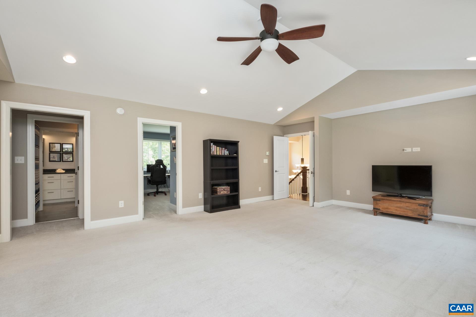 3288 HARDWARE RIVER RD