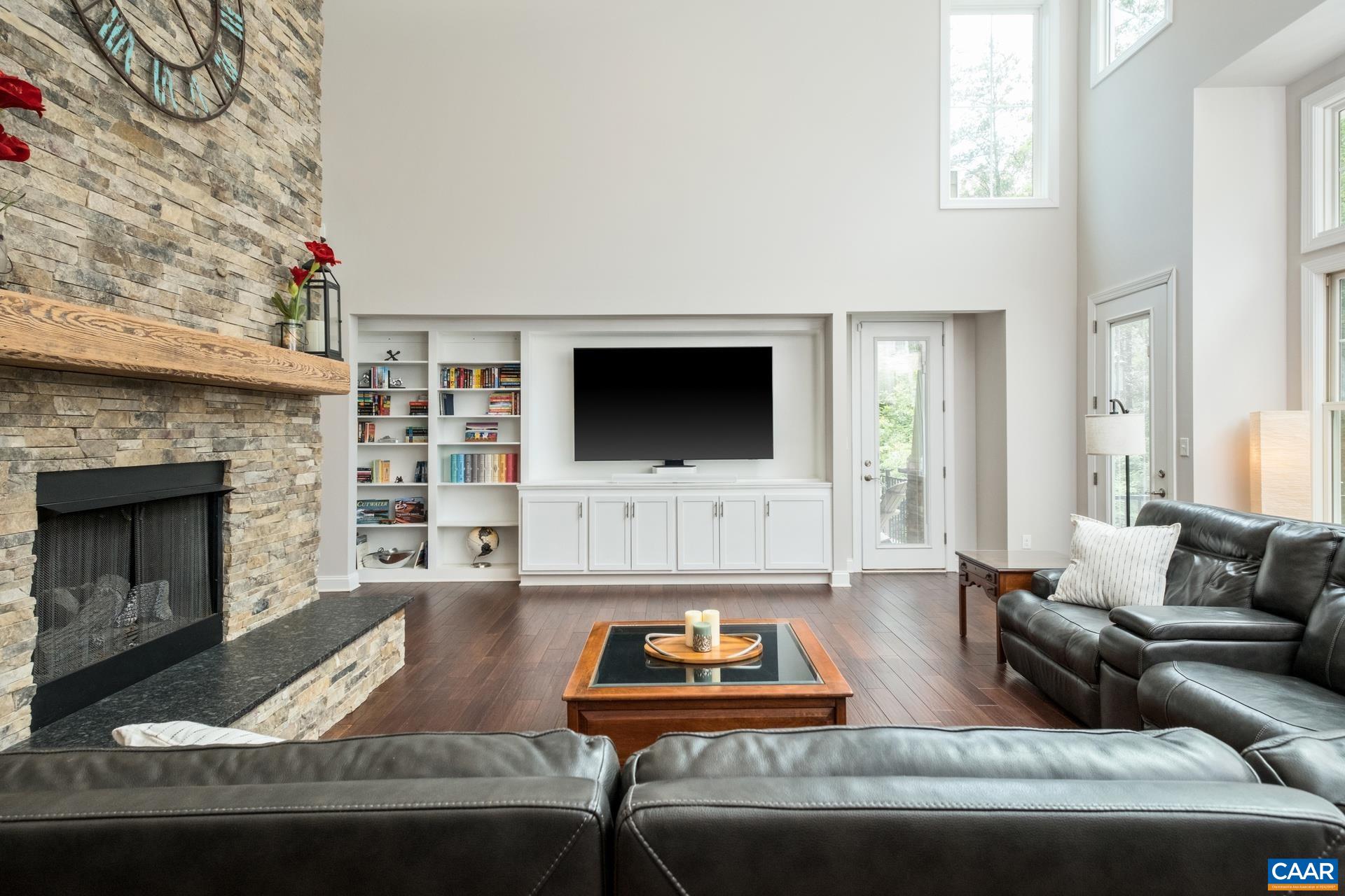 3288 HARDWARE RIVER RD