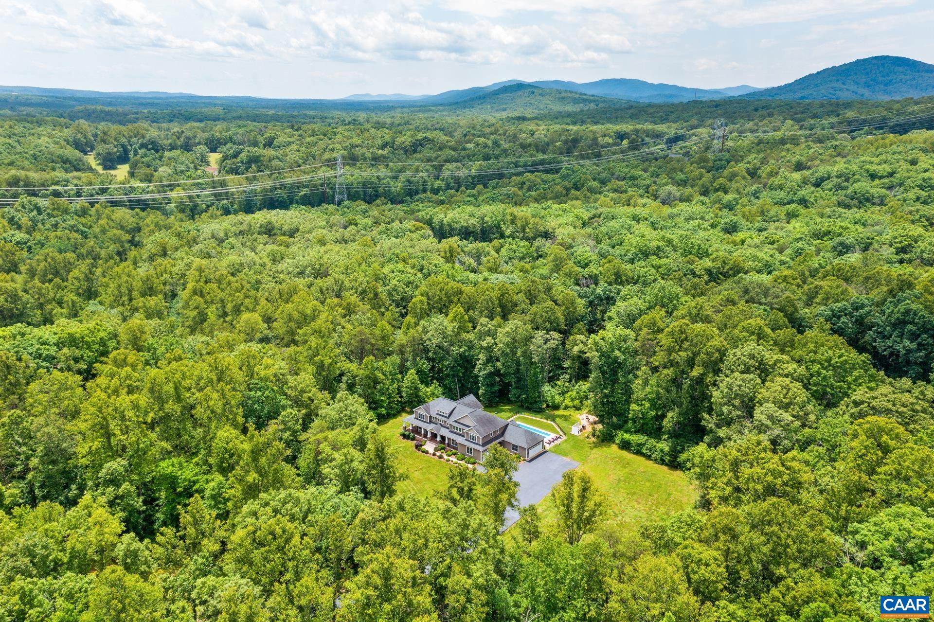 3288 HARDWARE RIVER RD