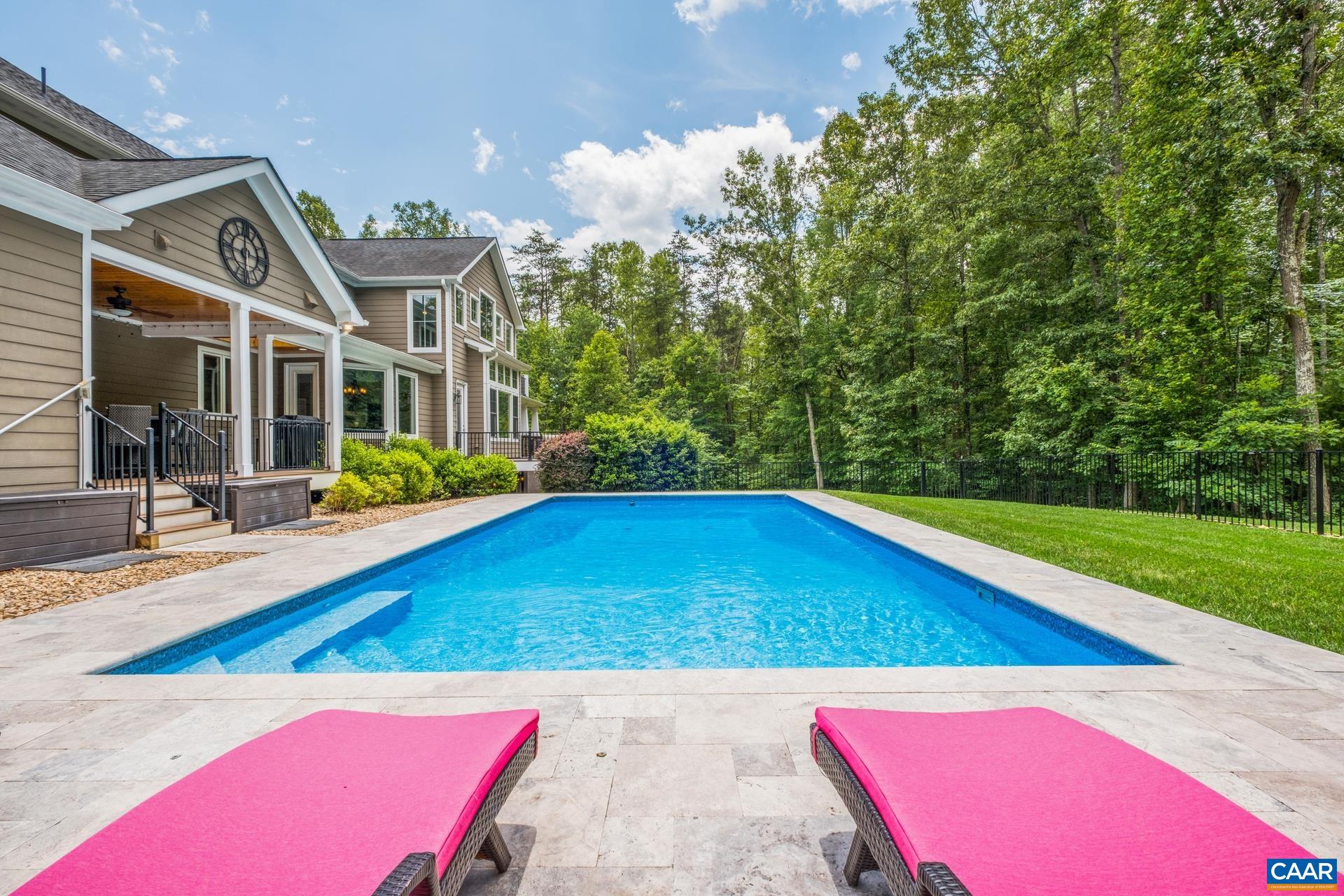 3288 HARDWARE RIVER RD