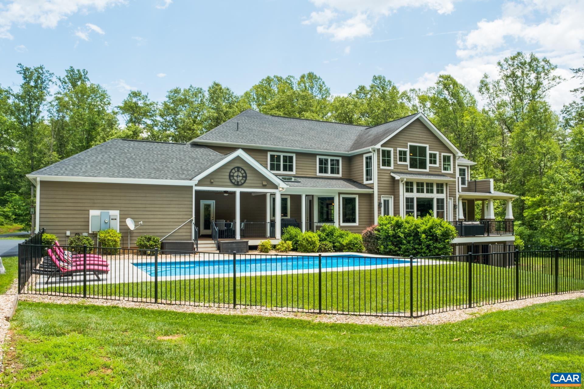 3288 HARDWARE RIVER RD