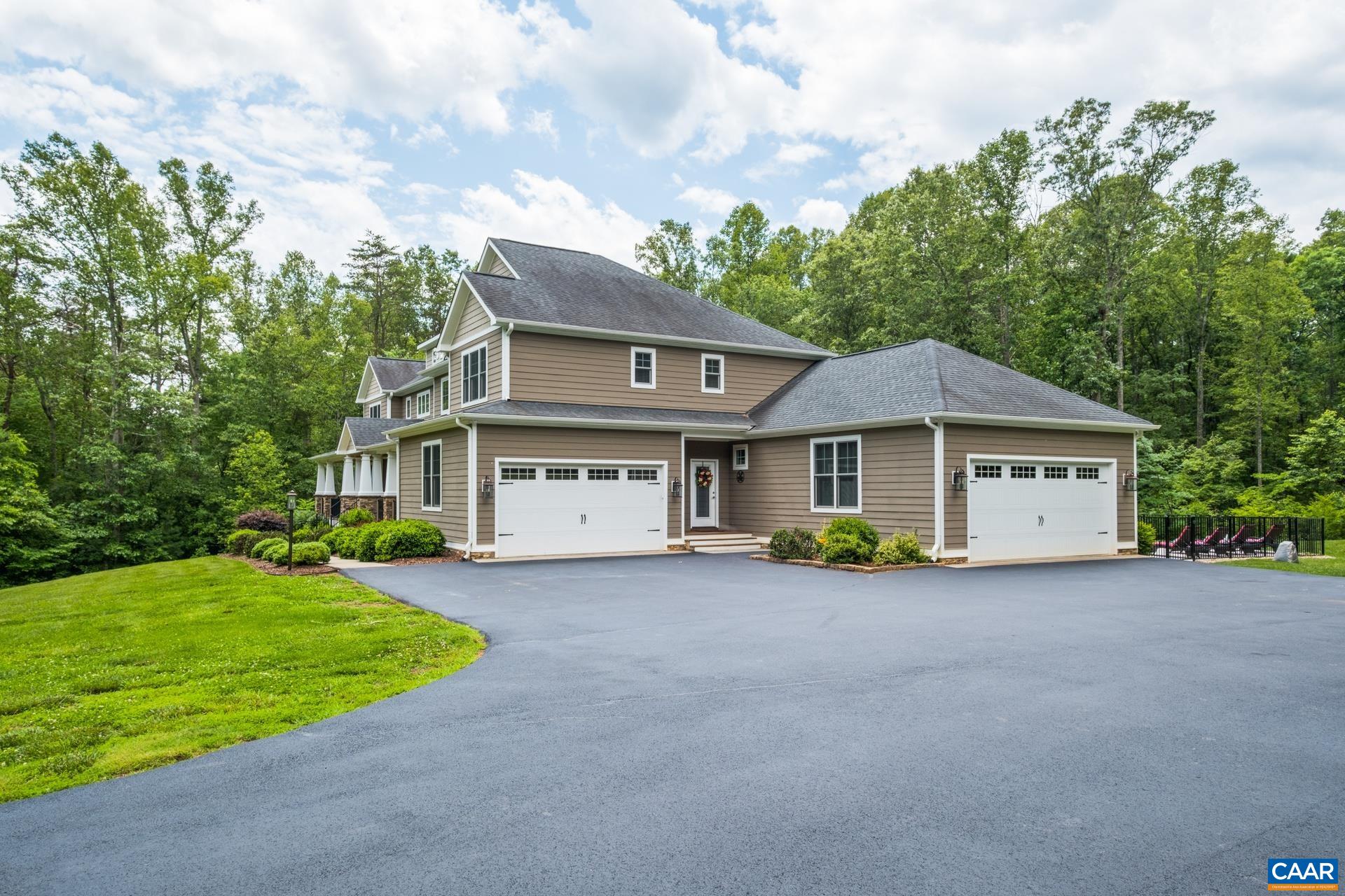 3288 HARDWARE RIVER RD