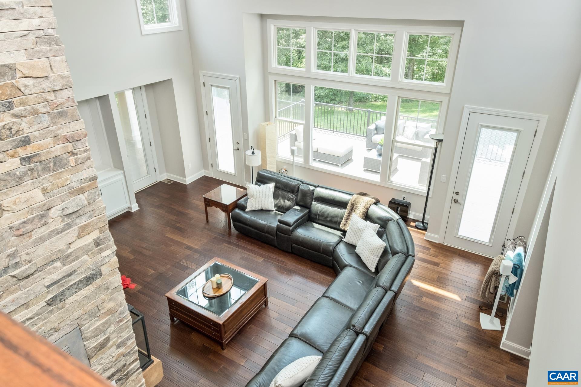 3288 HARDWARE RIVER RD