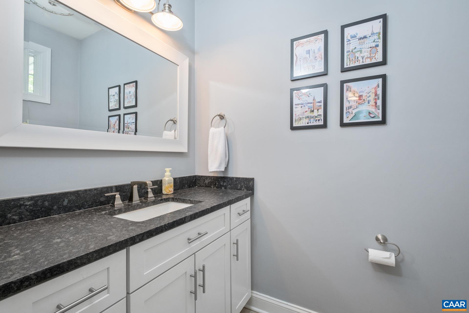 3288 HARDWARE RIVER RD