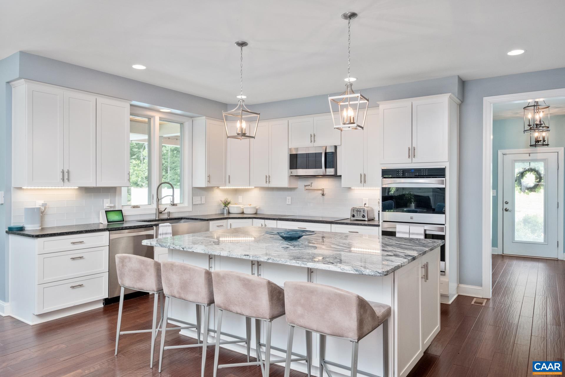 3288 HARDWARE RIVER RD