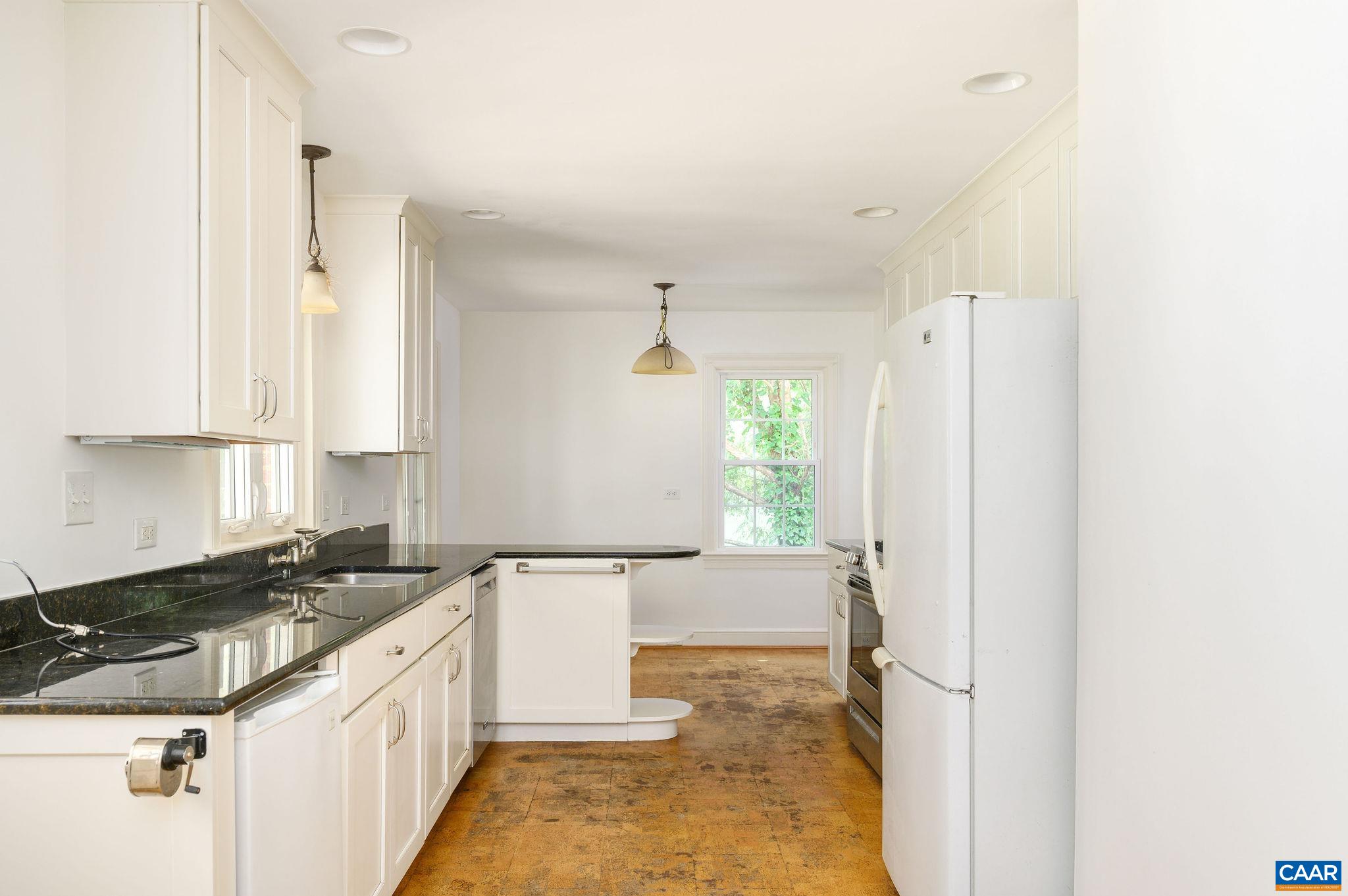 906 OLD FARM RD