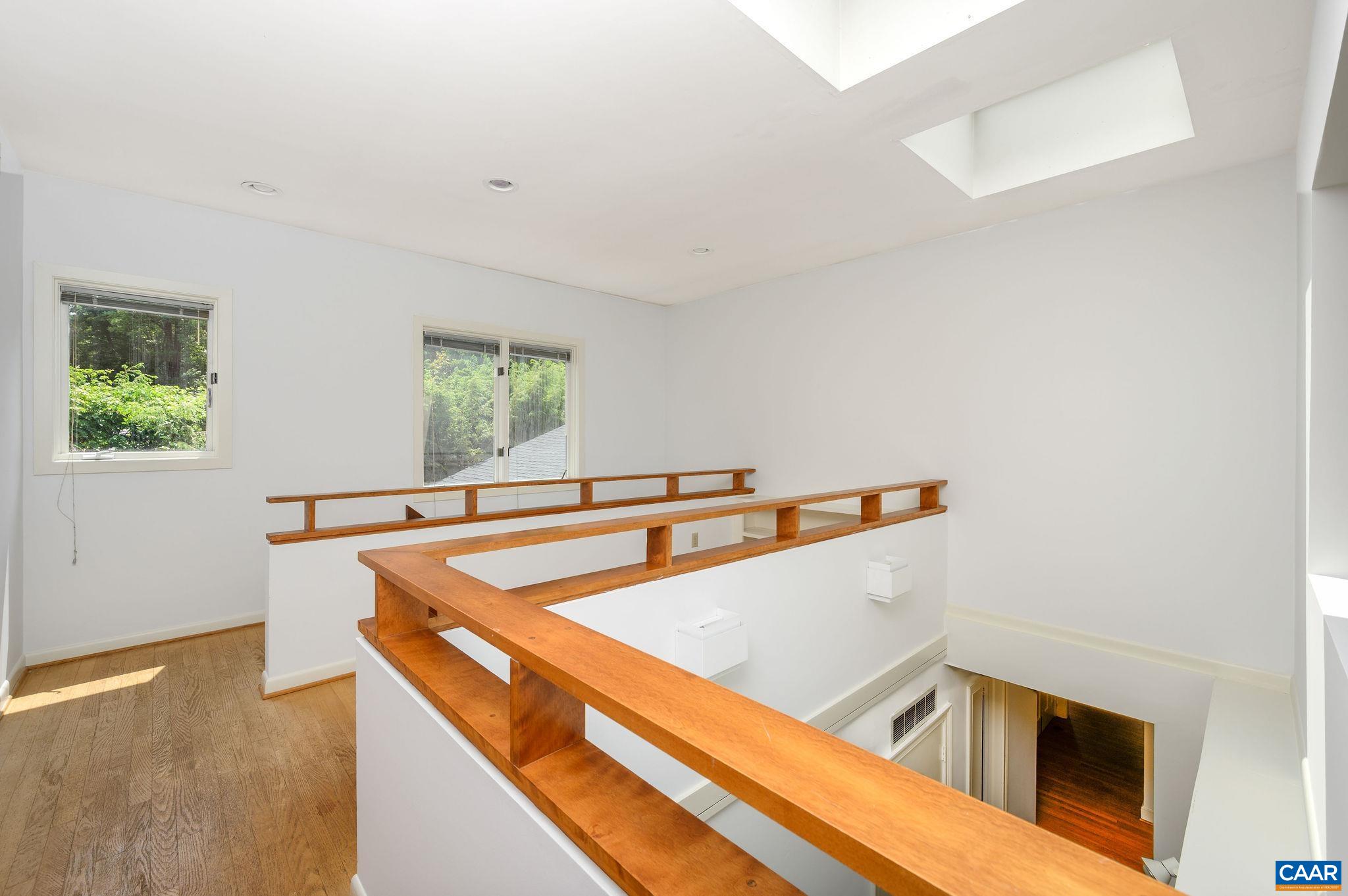 906 OLD FARM RD