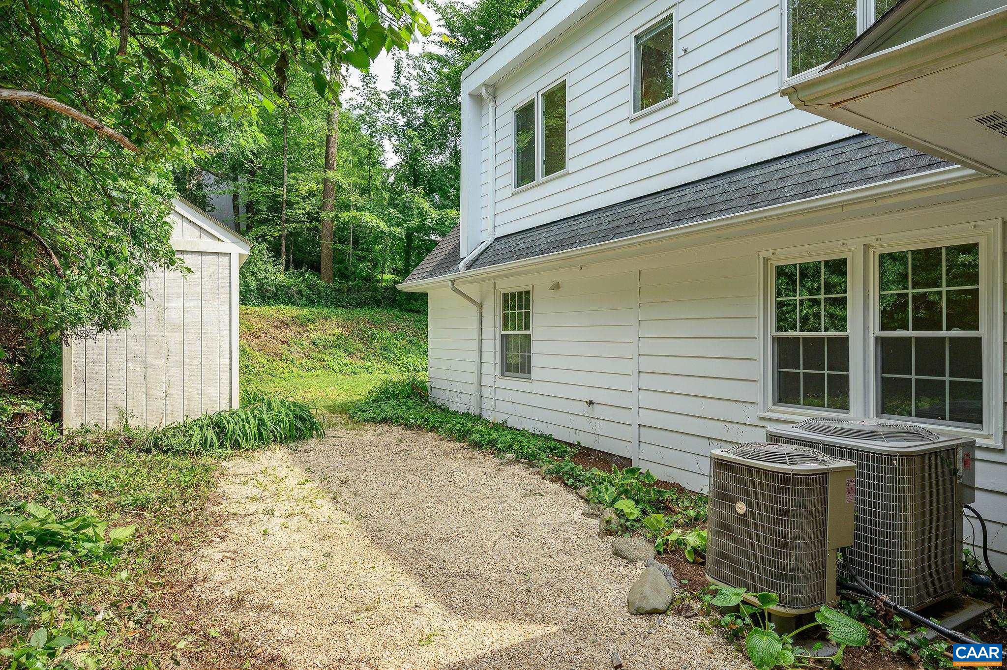 906 OLD FARM RD