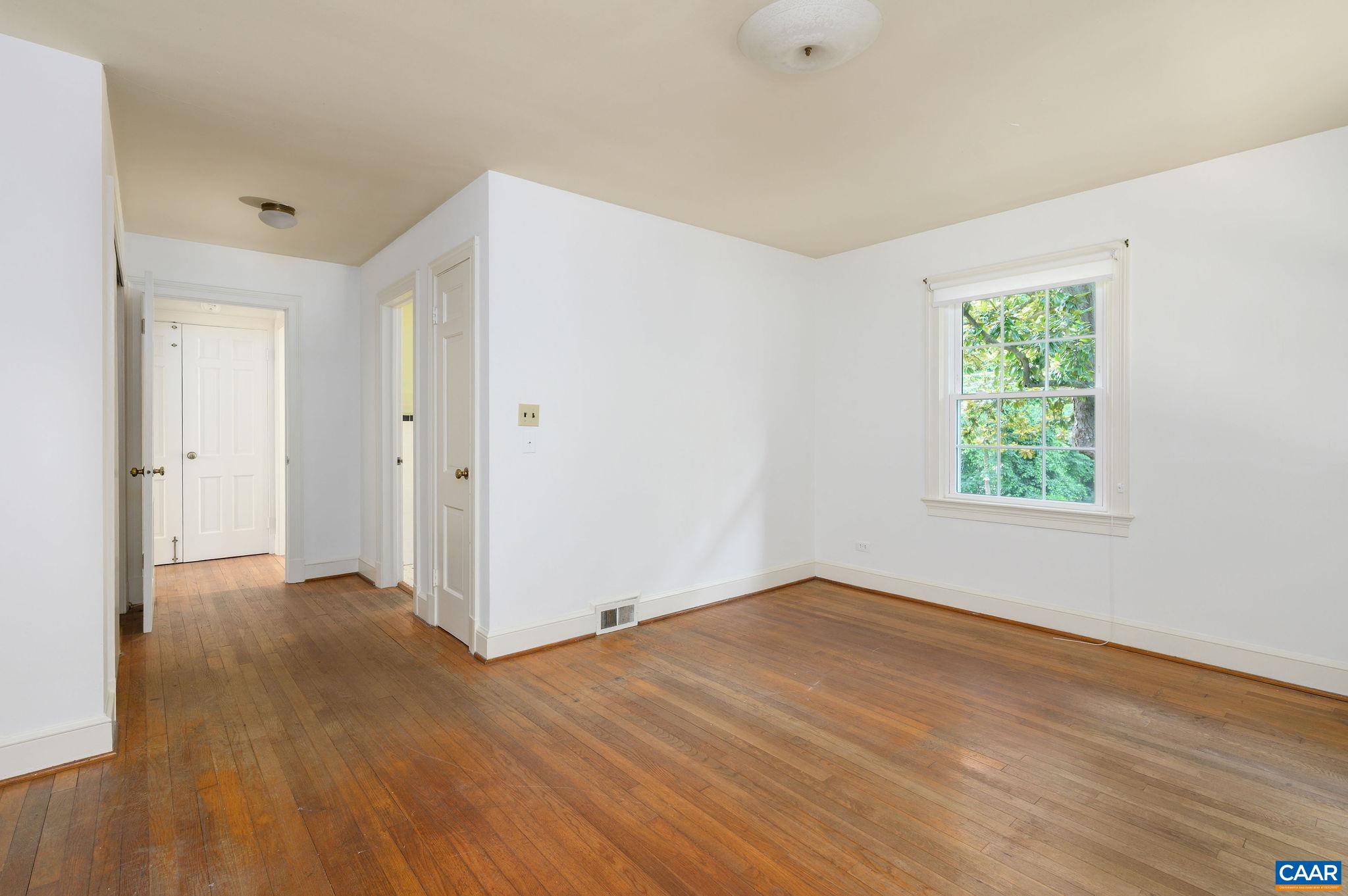 906 OLD FARM RD
