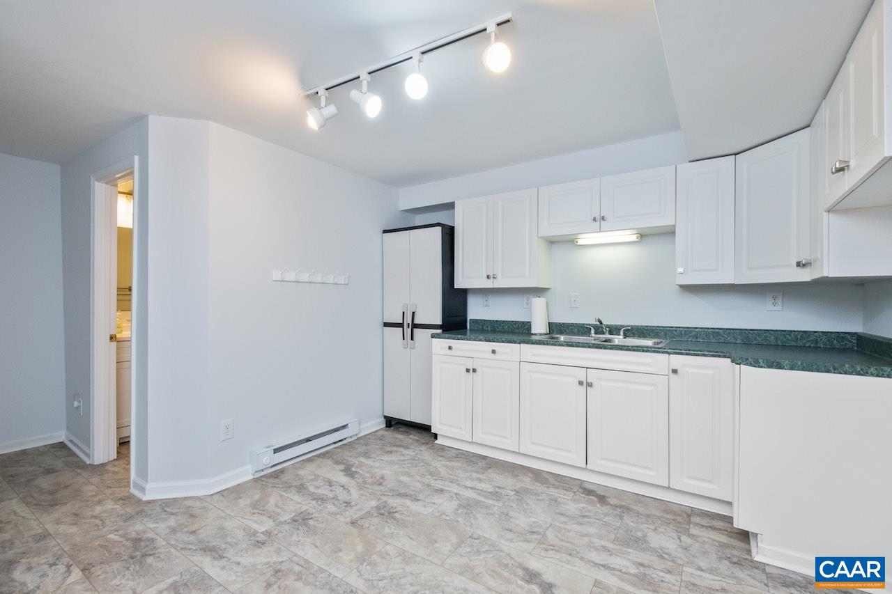168 LAKELAND LN