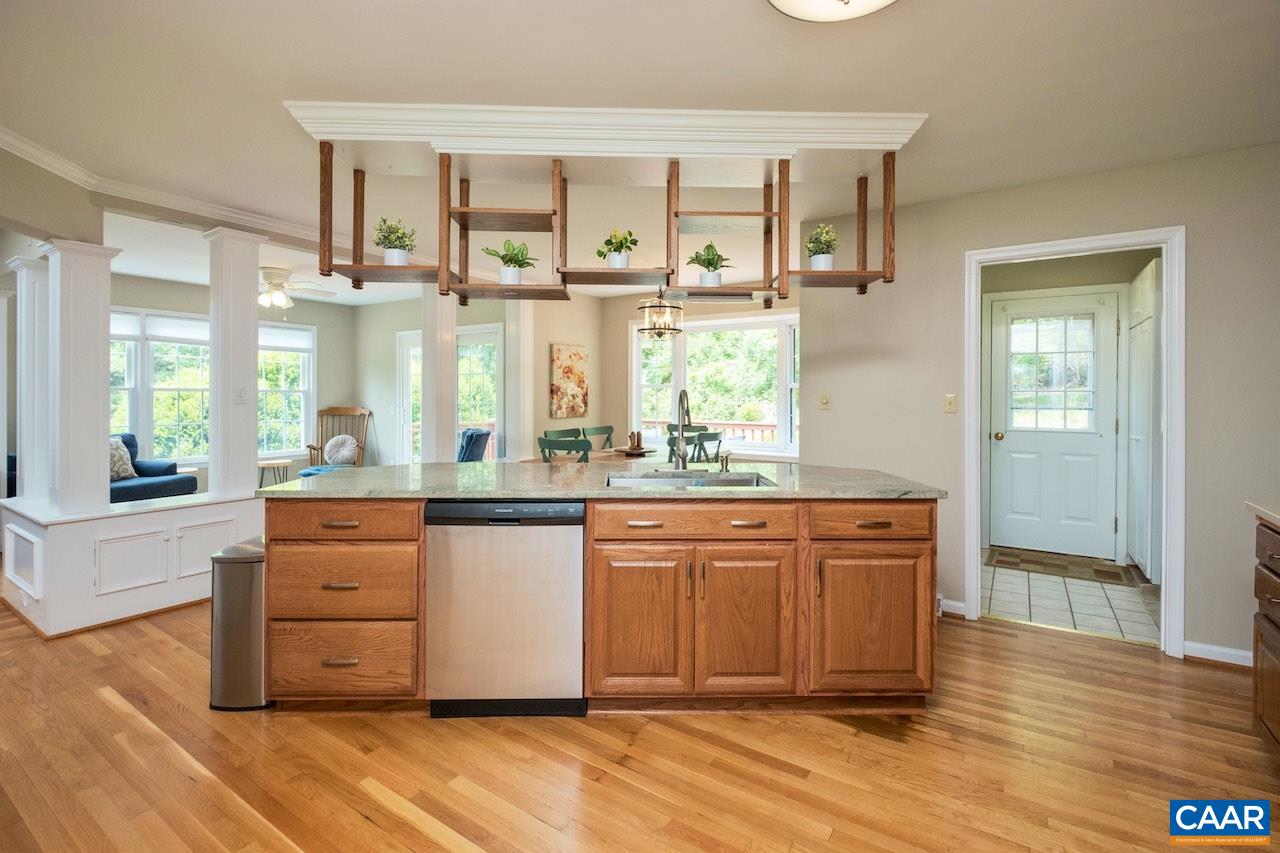 168 LAKELAND LN