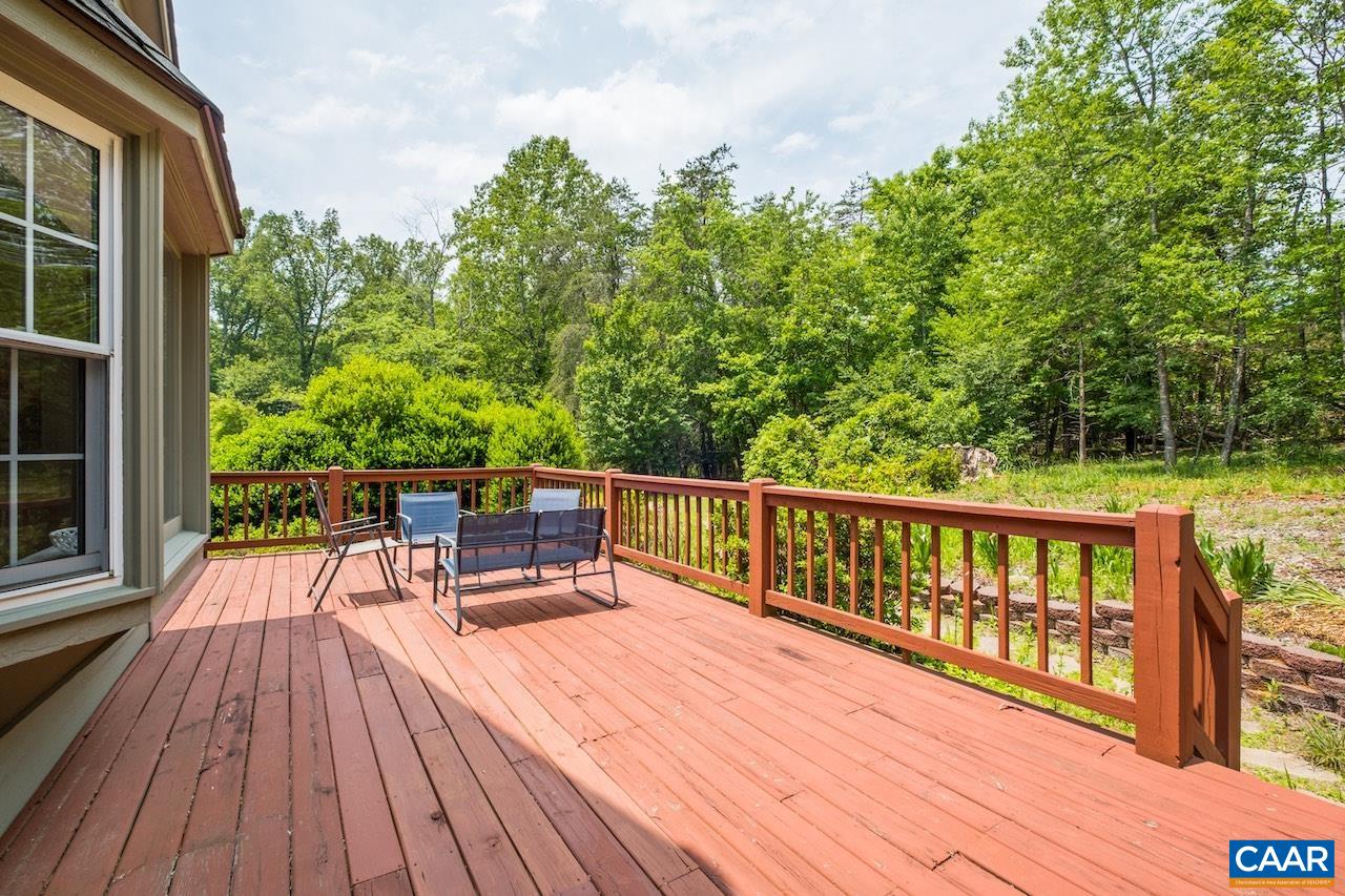 168 LAKELAND LN
