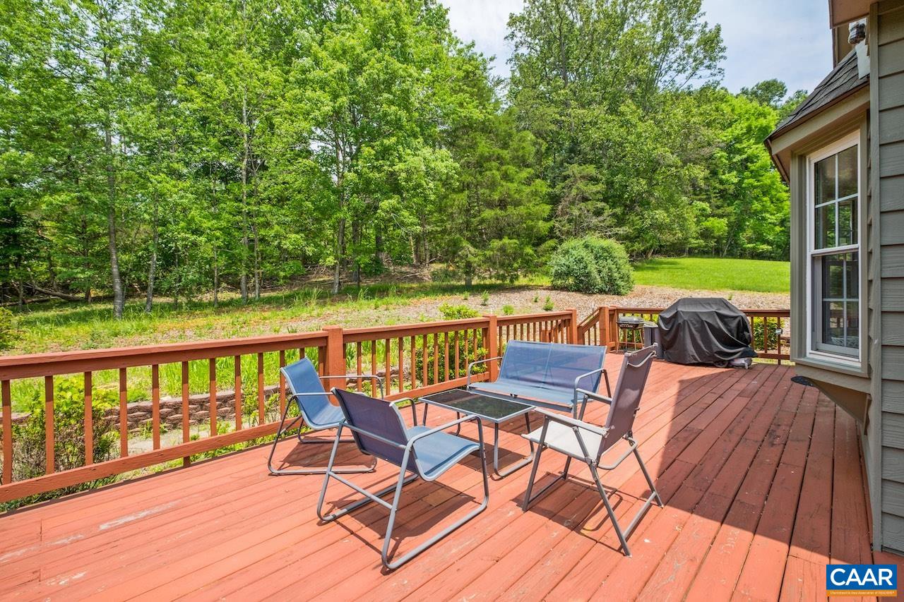 168 LAKELAND LN