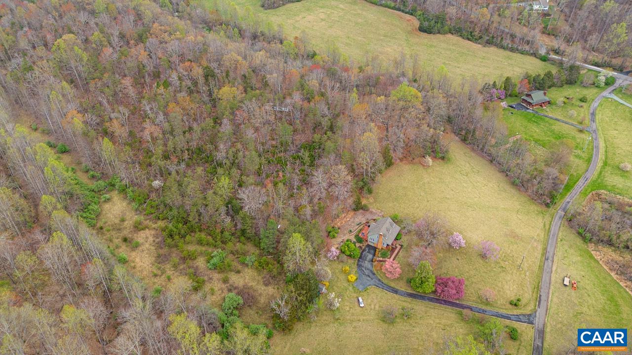 168 LAKELAND LN