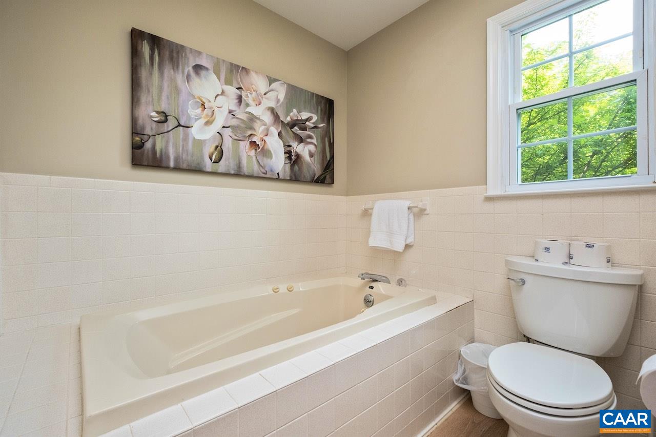 168 LAKELAND LN