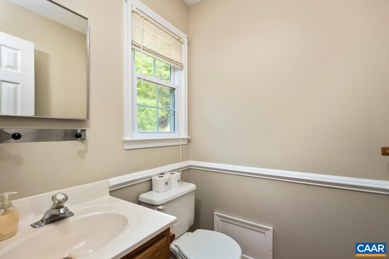 168 LAKELAND LN