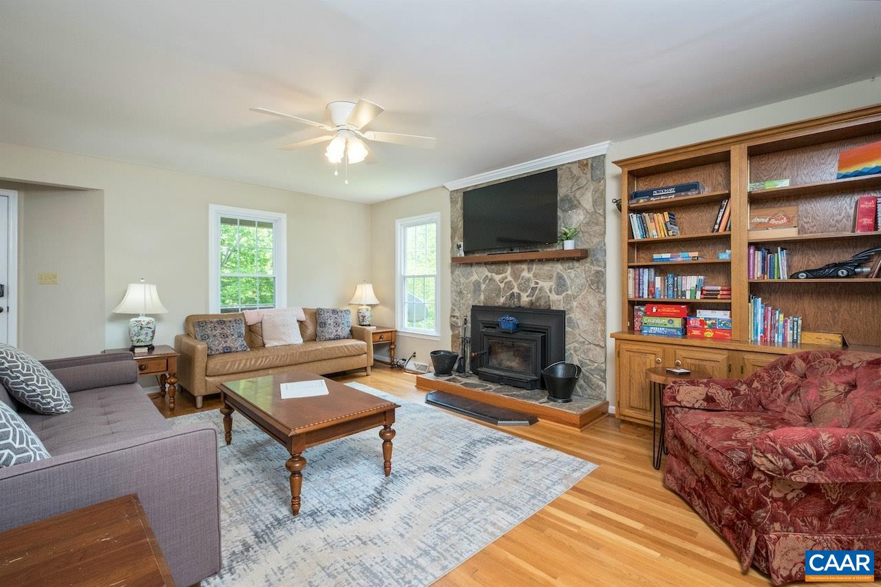 168 LAKELAND LN