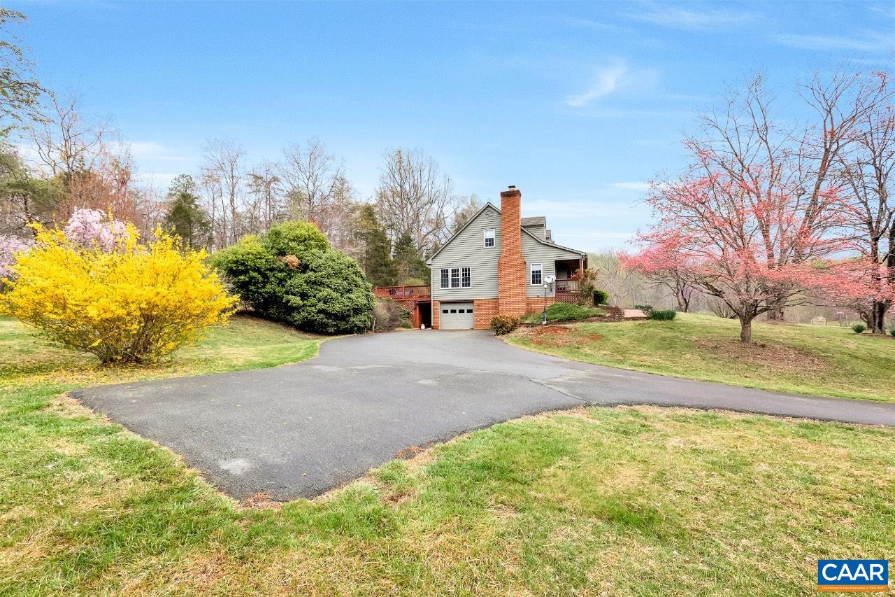168 LAKELAND LN