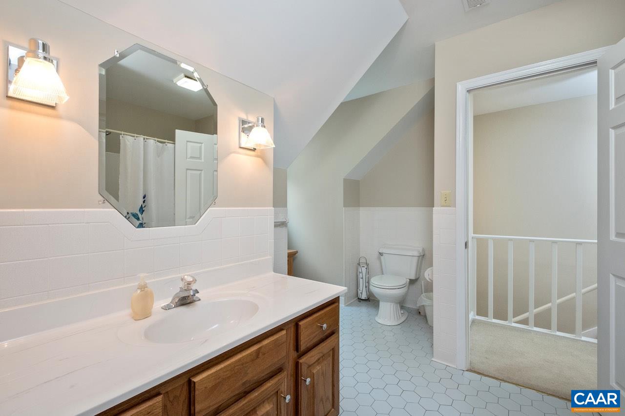 168 LAKELAND LN