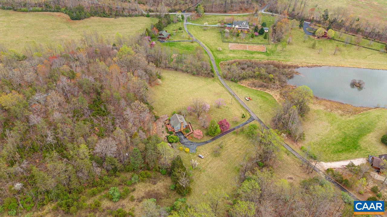 168 LAKELAND LN