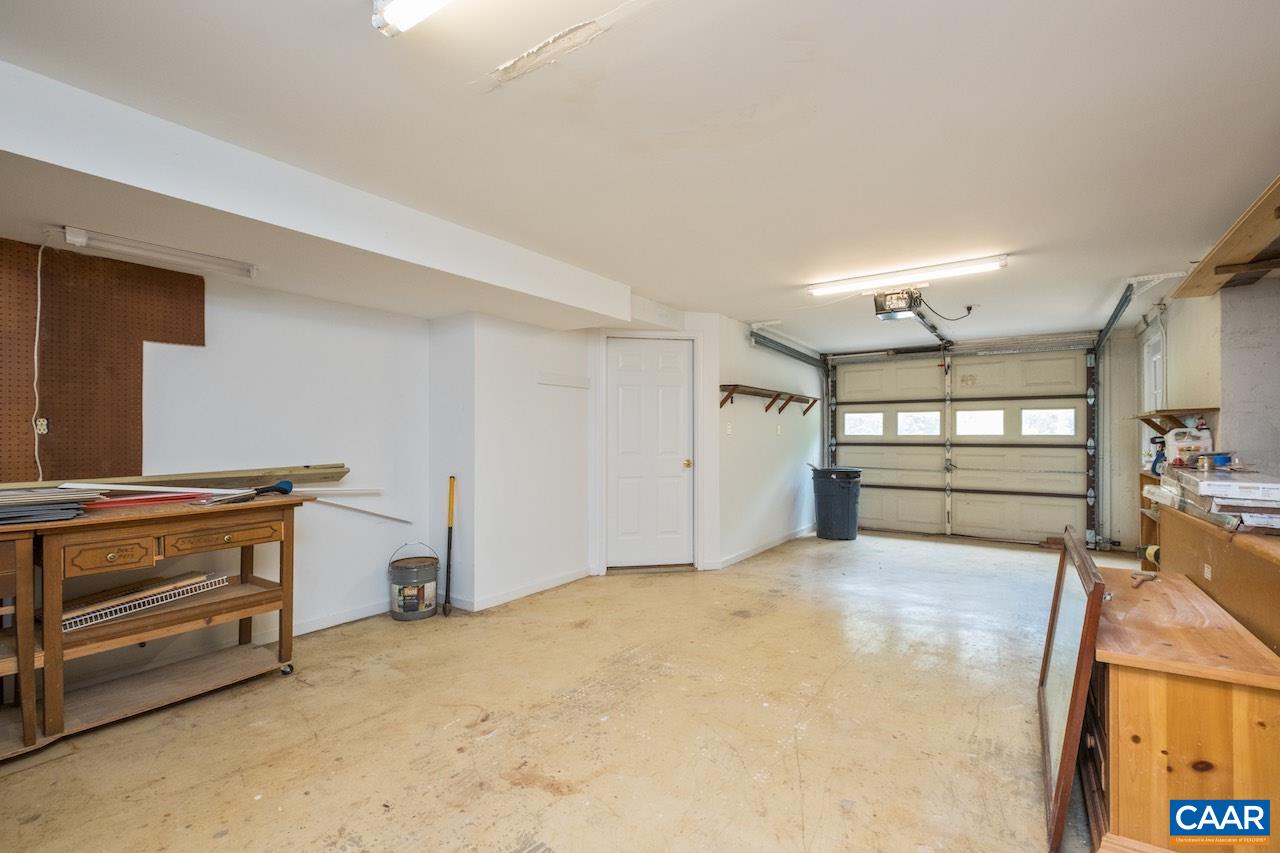 168 LAKELAND LN
