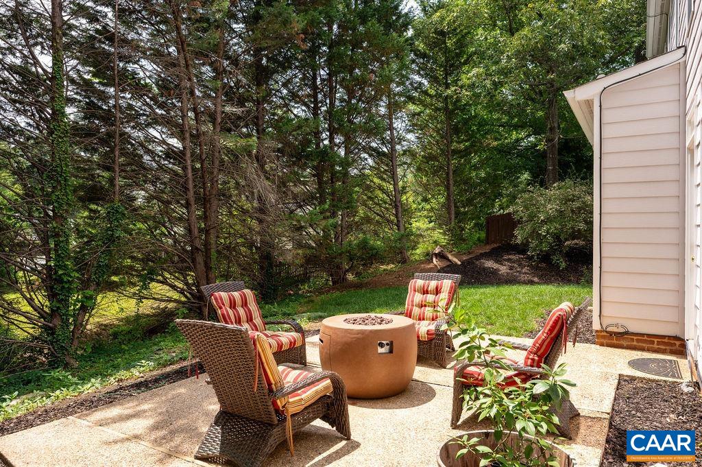 309 LEAPING FOX LN