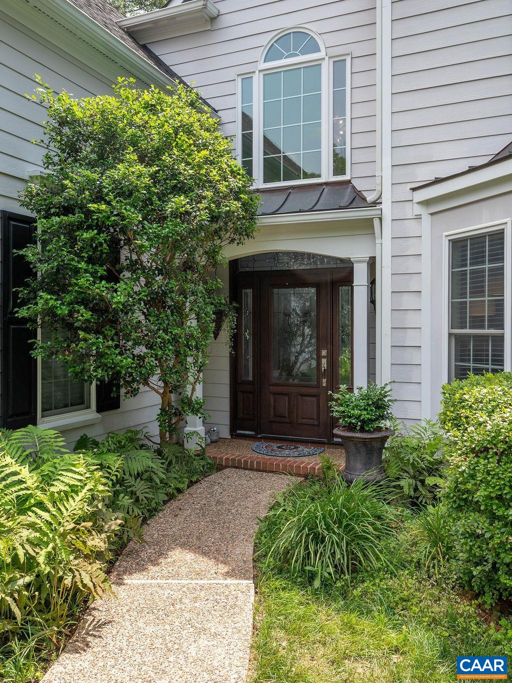 309 LEAPING FOX LN