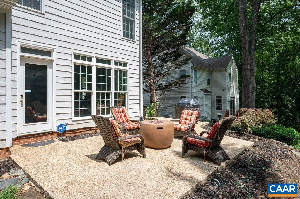 309 LEAPING FOX LN