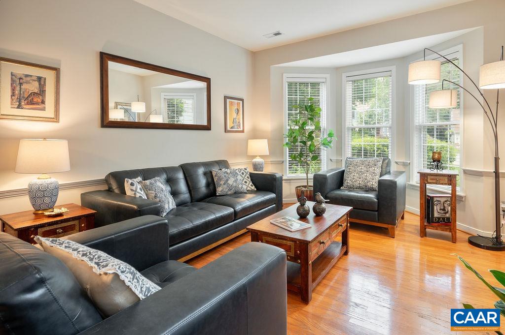 309 LEAPING FOX LN