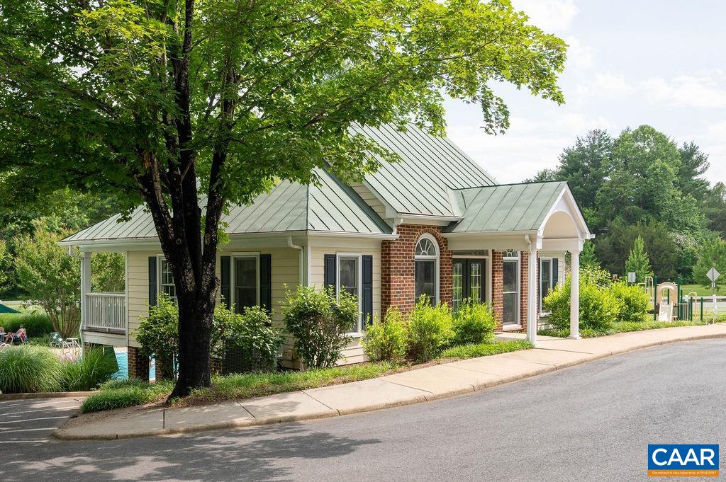 309 LEAPING FOX LN