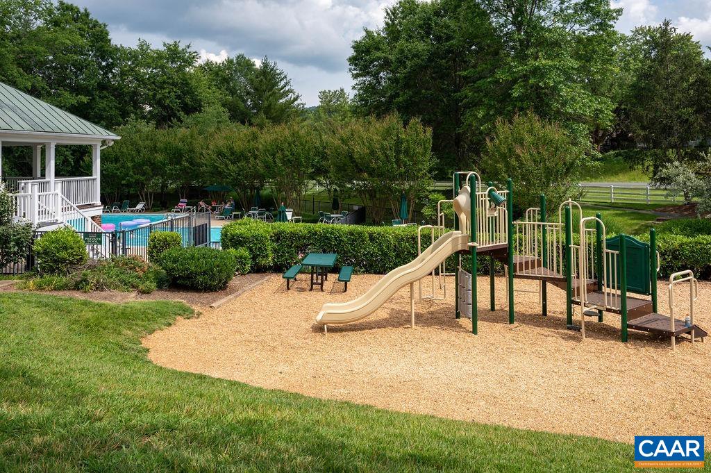 309 LEAPING FOX LN