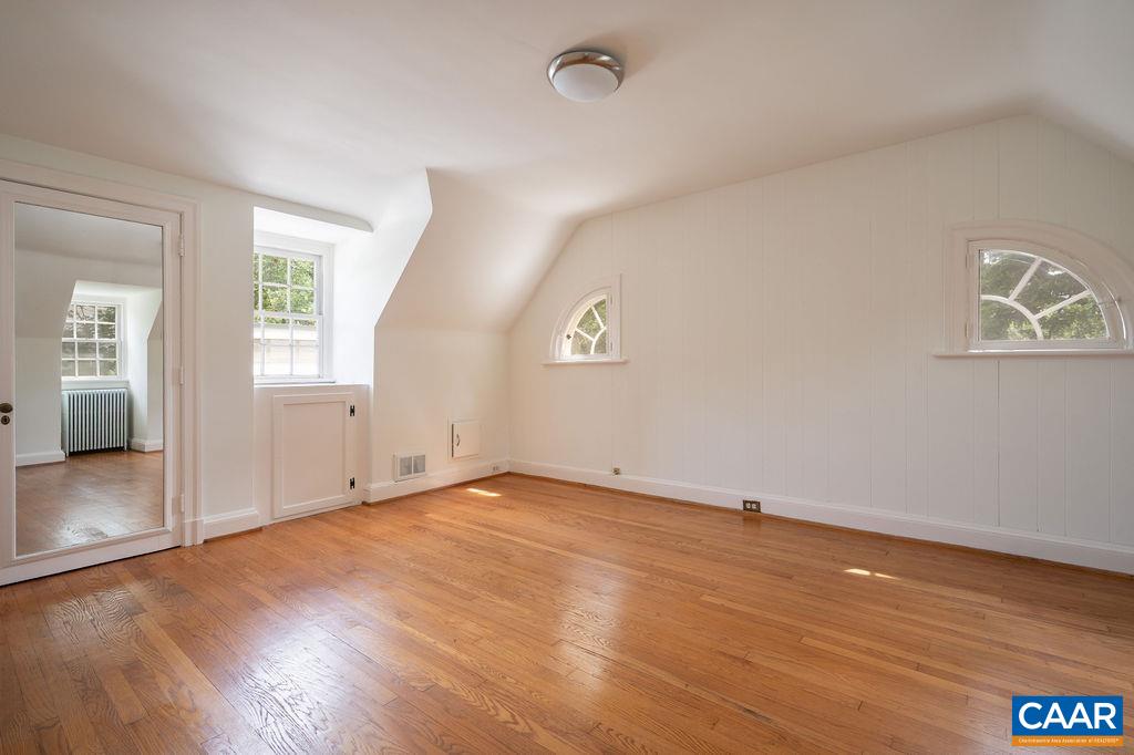 1614 MEADOWBROOK HEIGHTS RD
