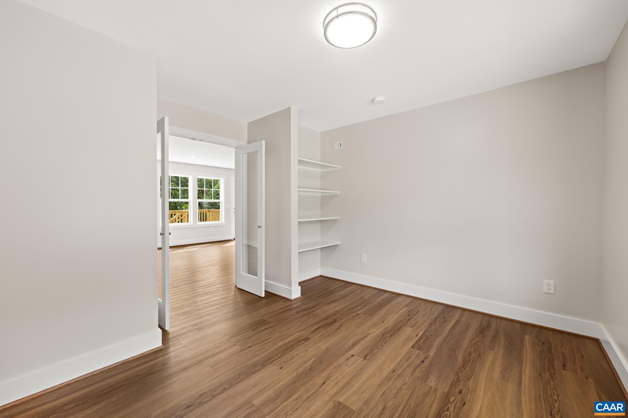 237 PALMER PL