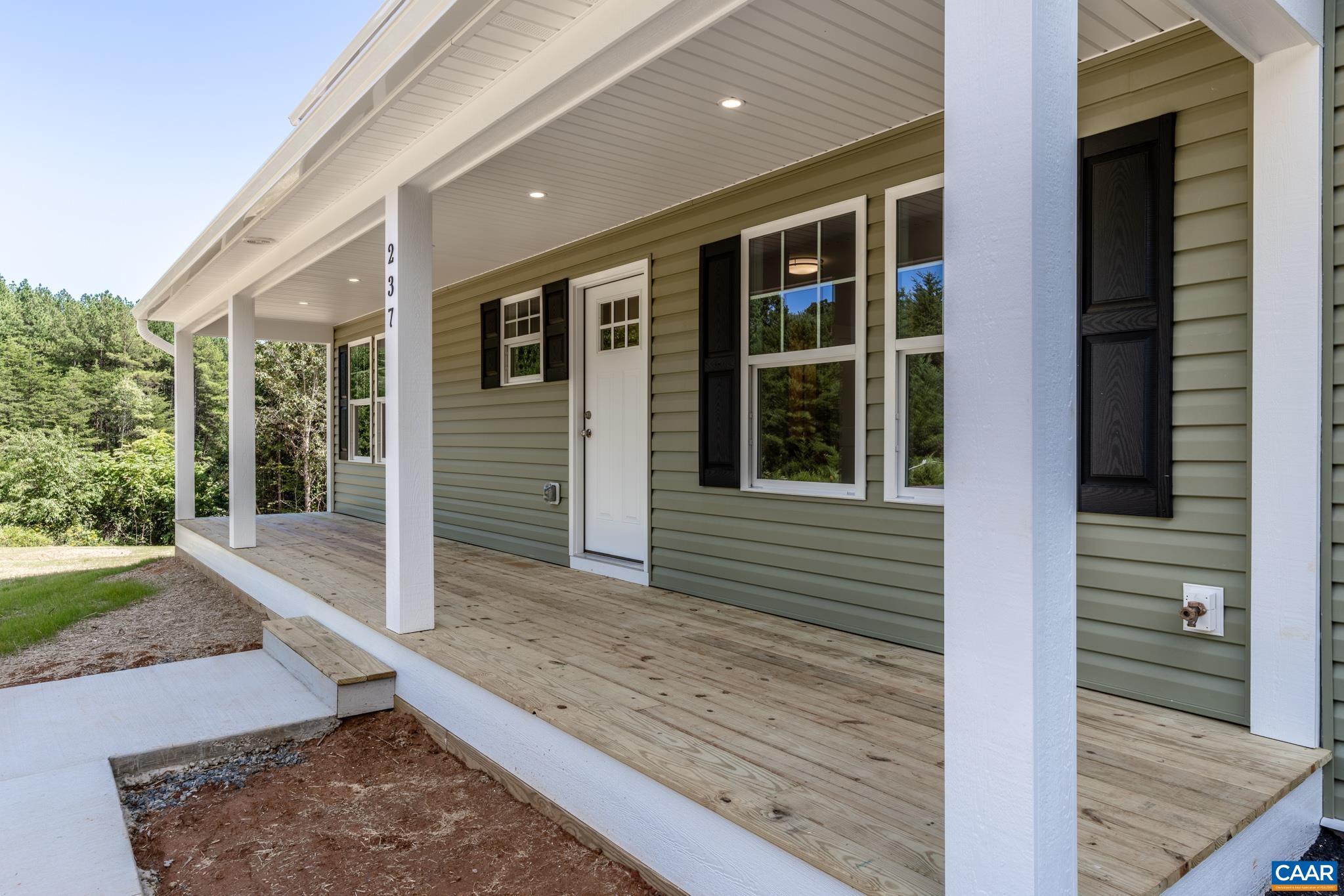 237 PALMER PL