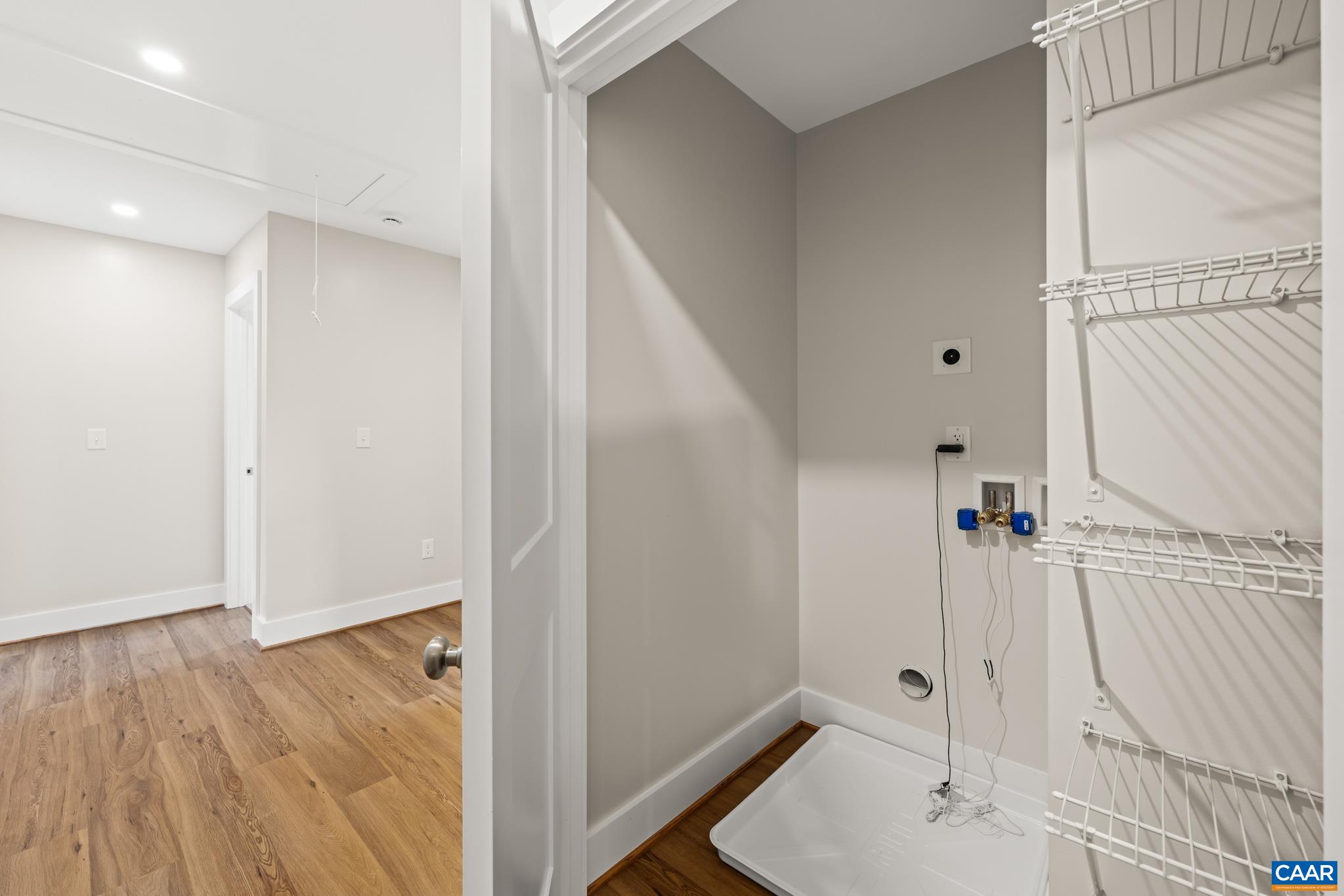 237 PALMER PL