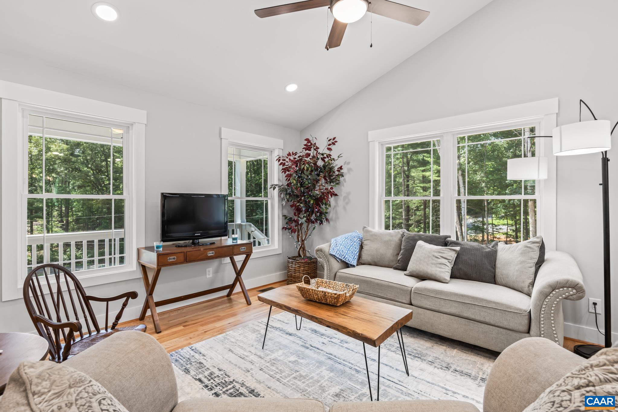230 FOX HOLLOW RD