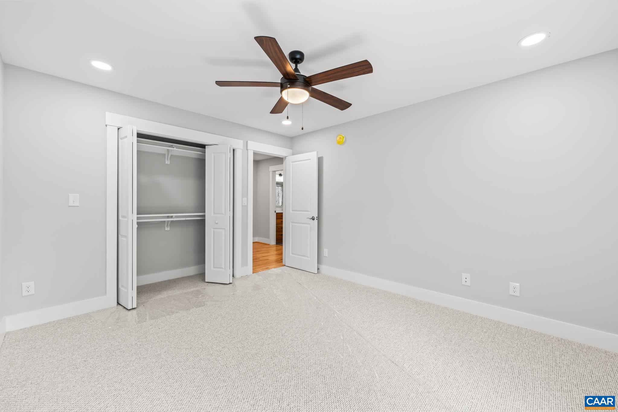 230 FOX HOLLOW RD