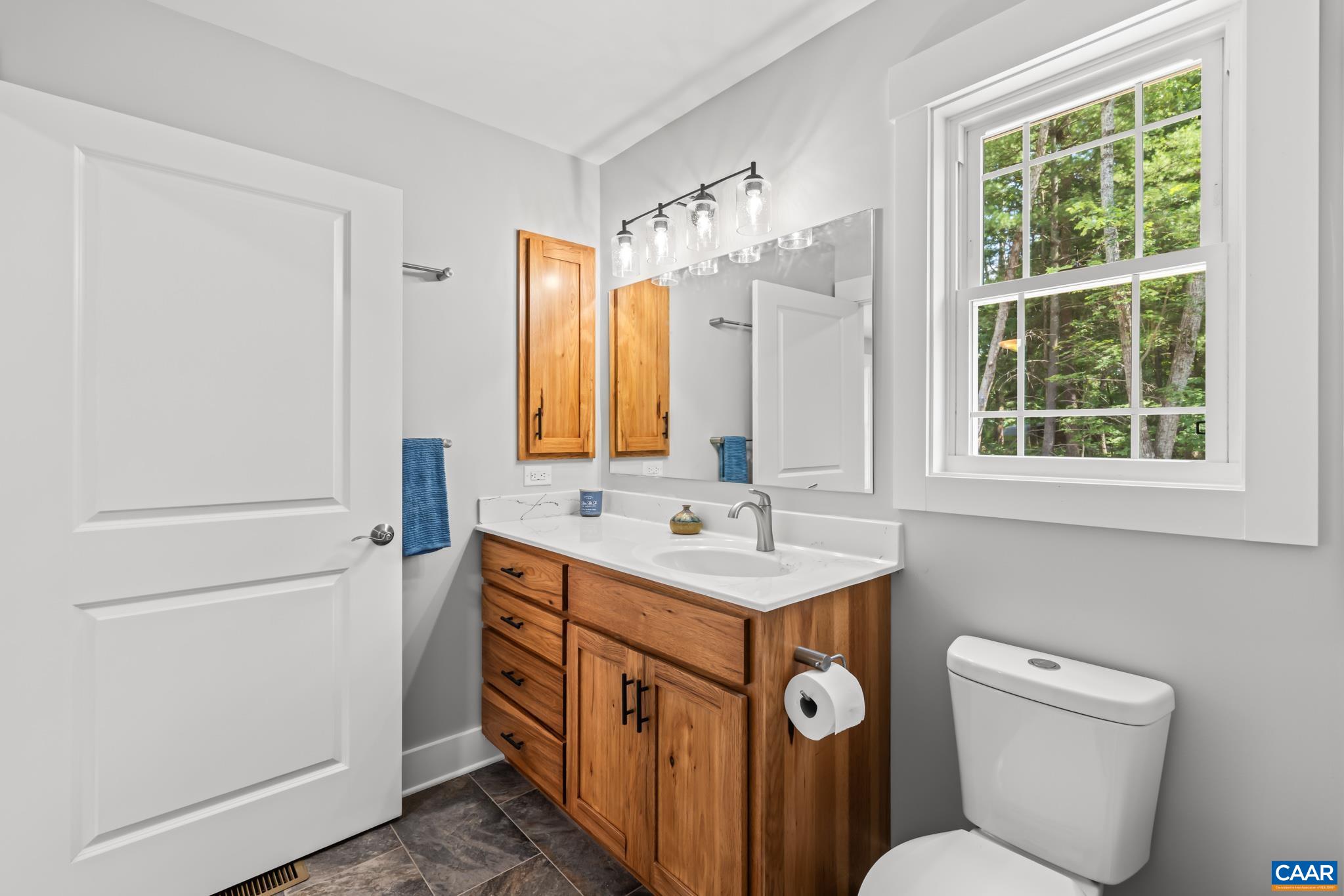 230 FOX HOLLOW RD