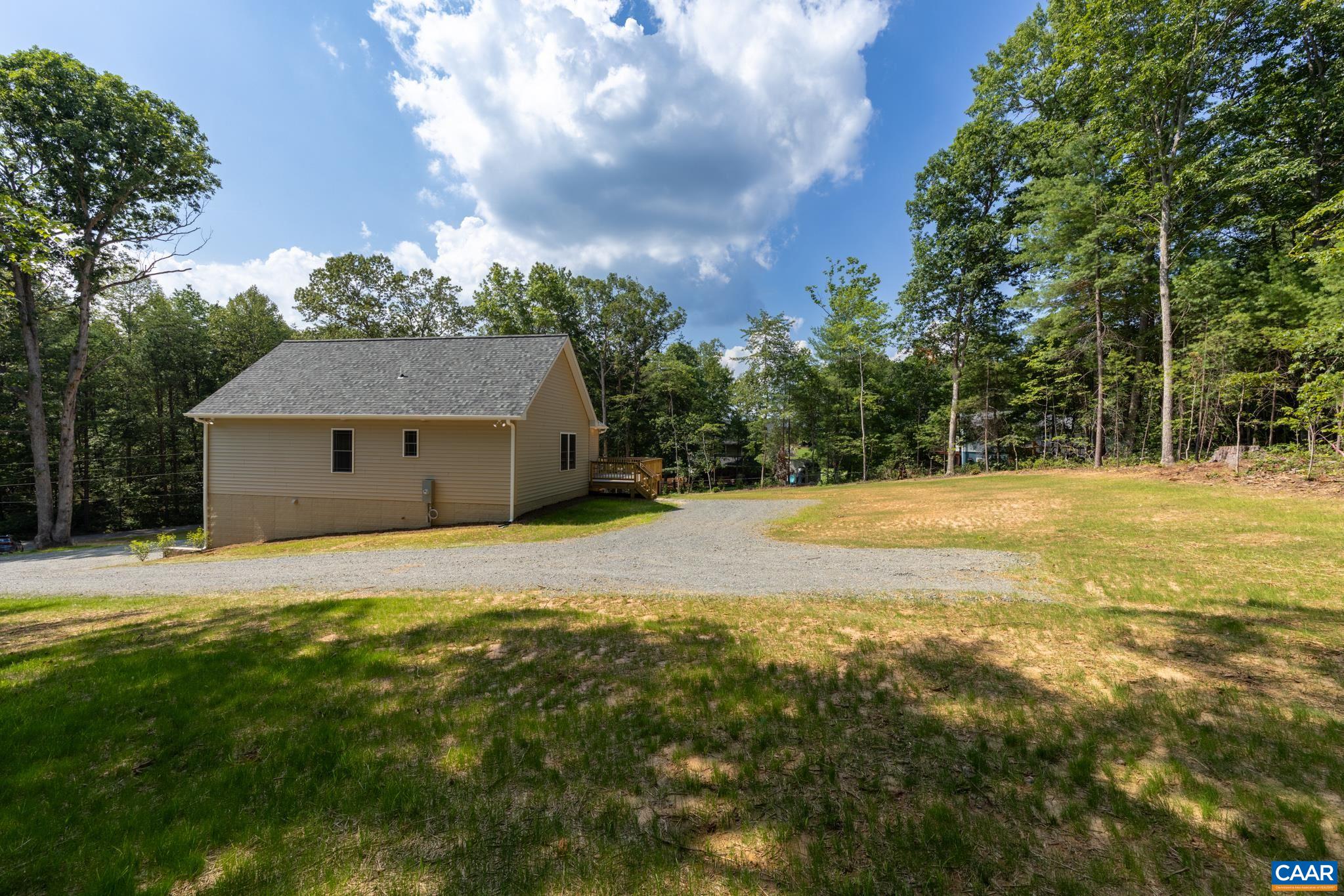 230 FOX HOLLOW RD