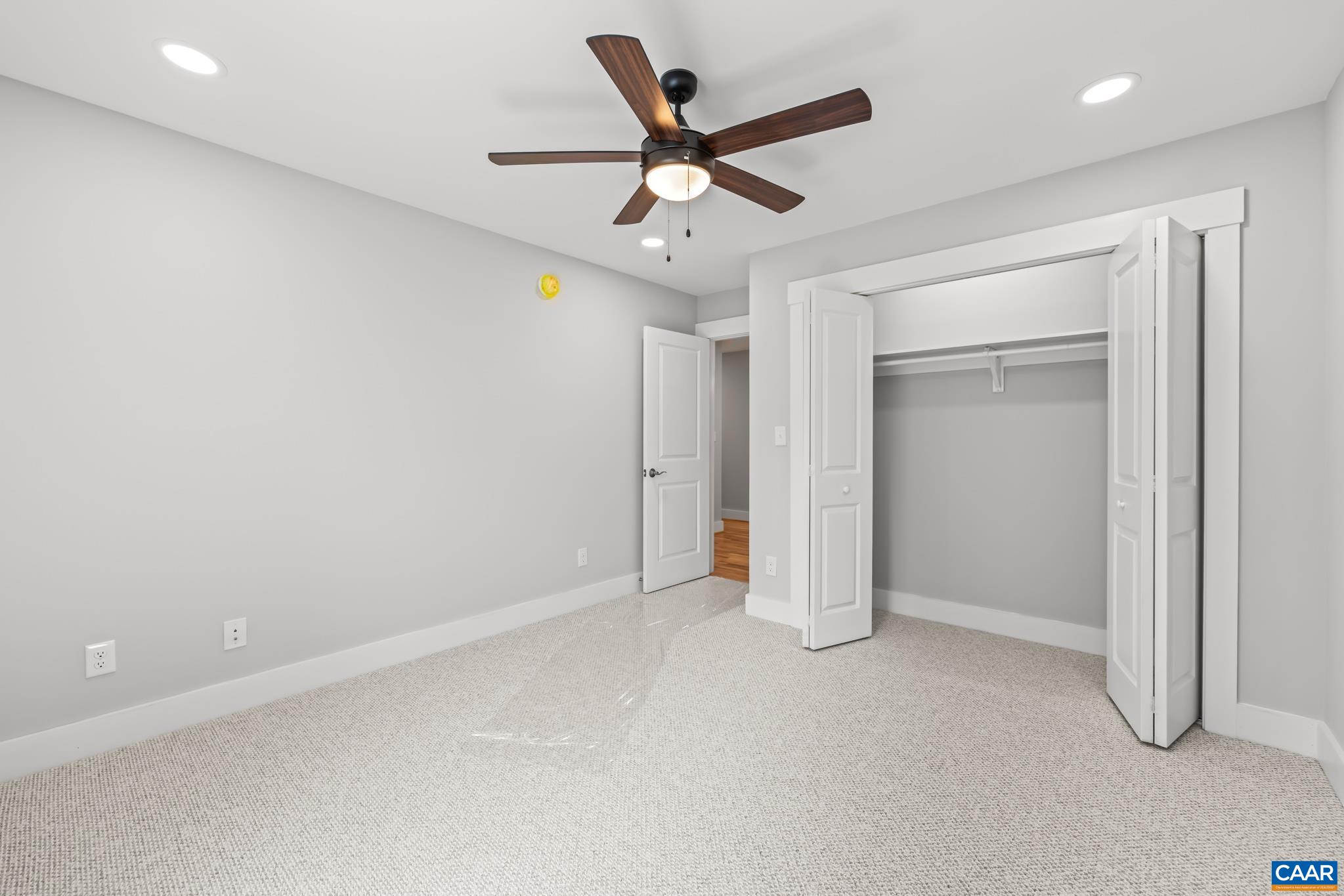230 FOX HOLLOW RD