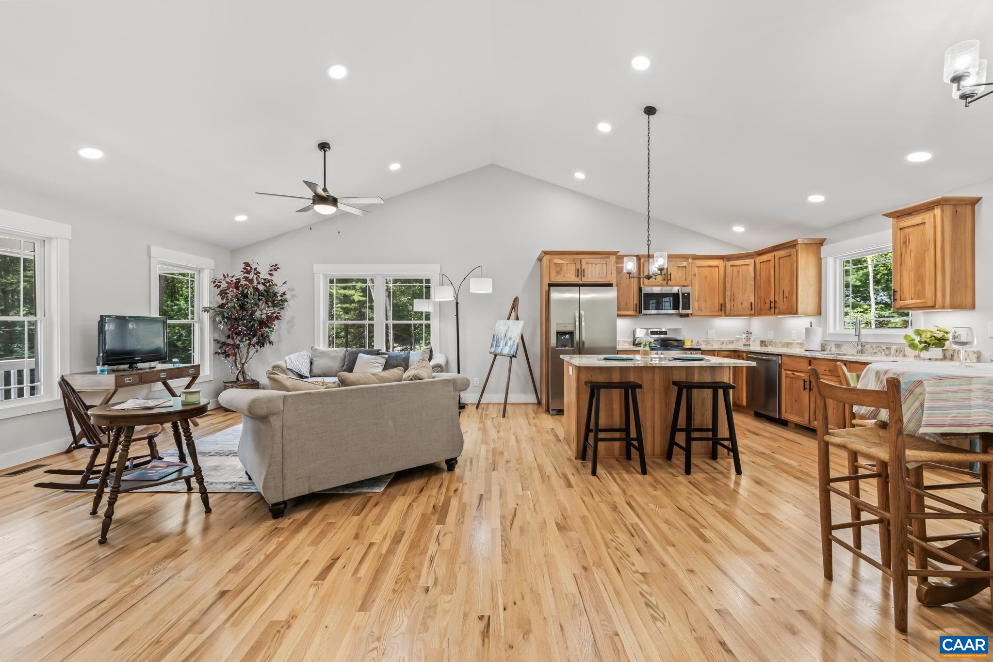 230 FOX HOLLOW RD