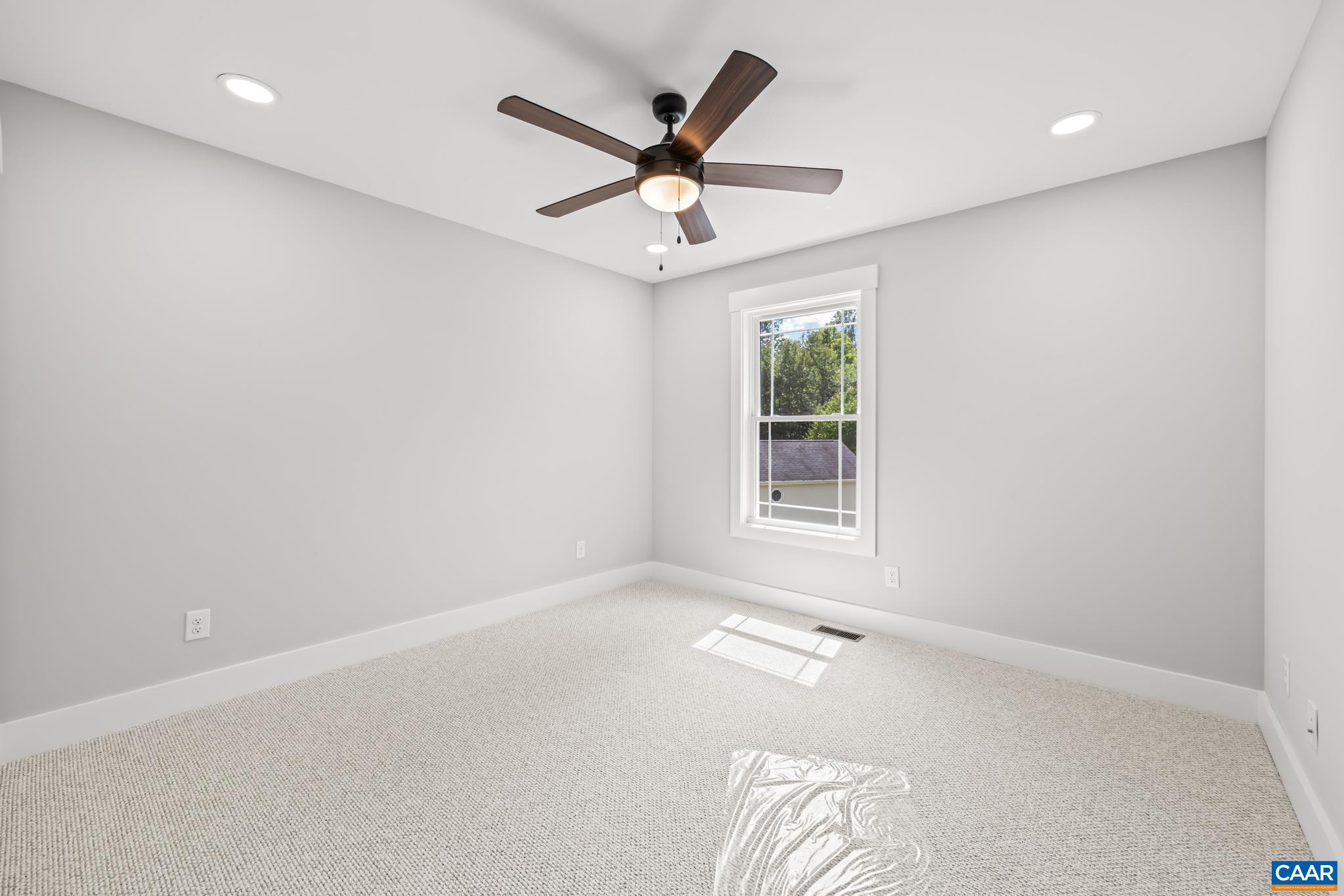 230 FOX HOLLOW RD