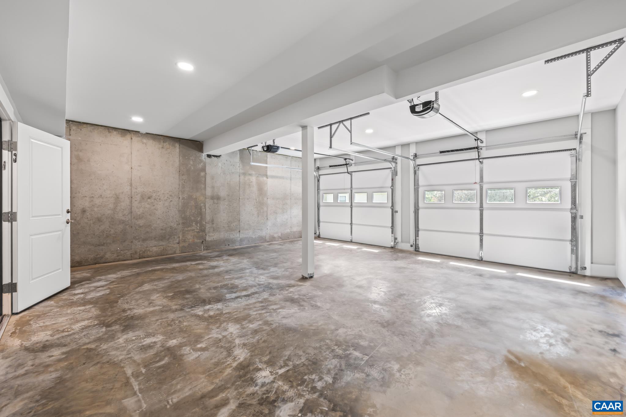 230 FOX HOLLOW RD
