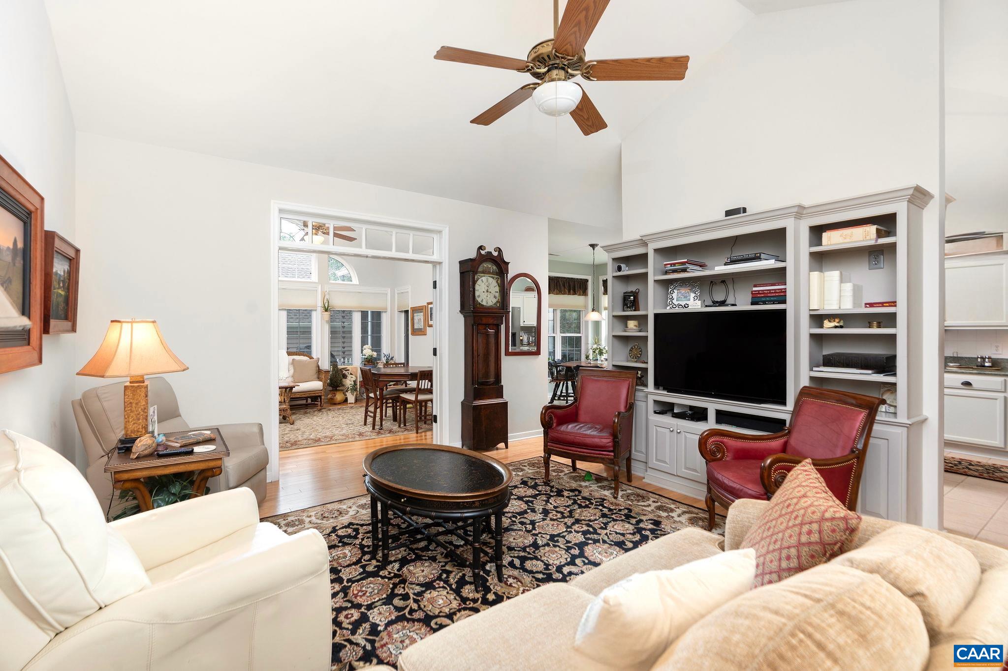 411 HERITAGE CT