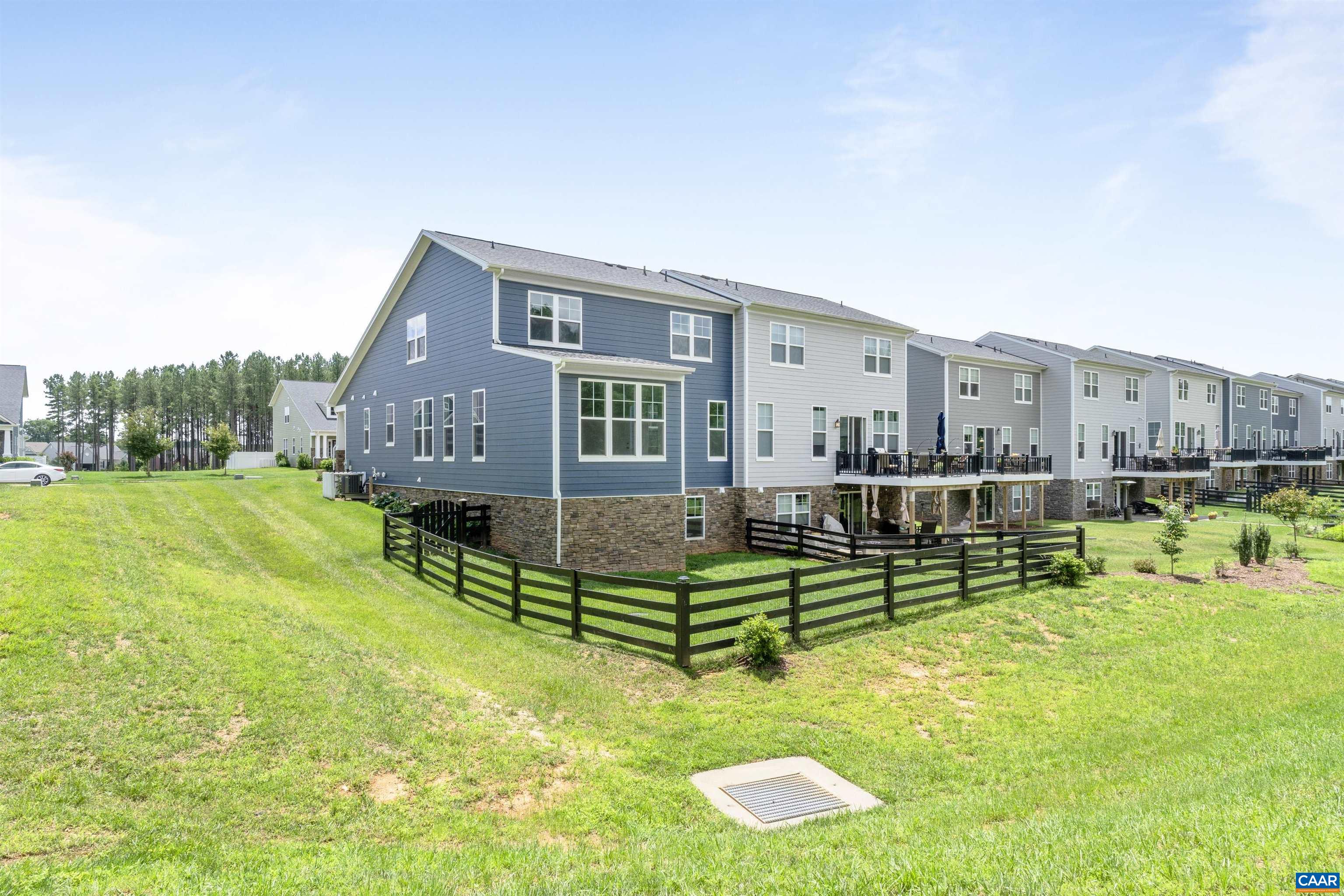 112 BAYBERRY LN
