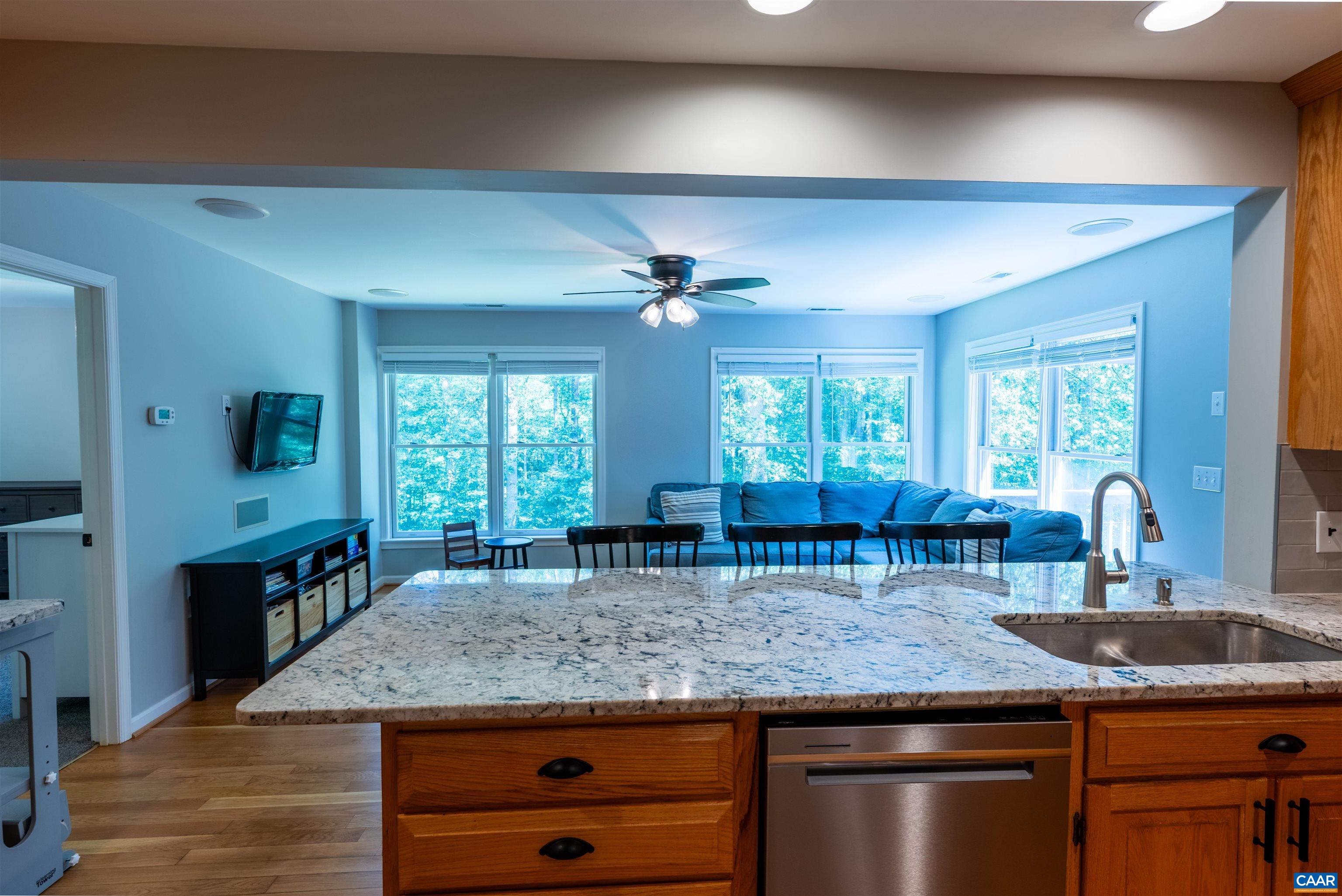1190 FOX RIDGE DR