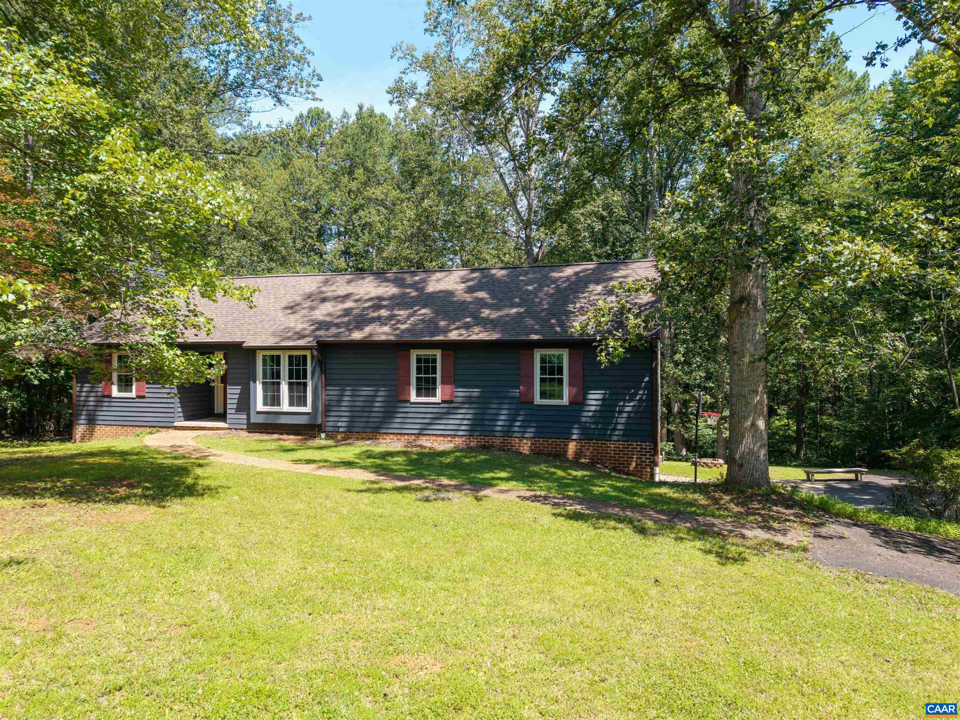 1190 FOX RIDGE DR