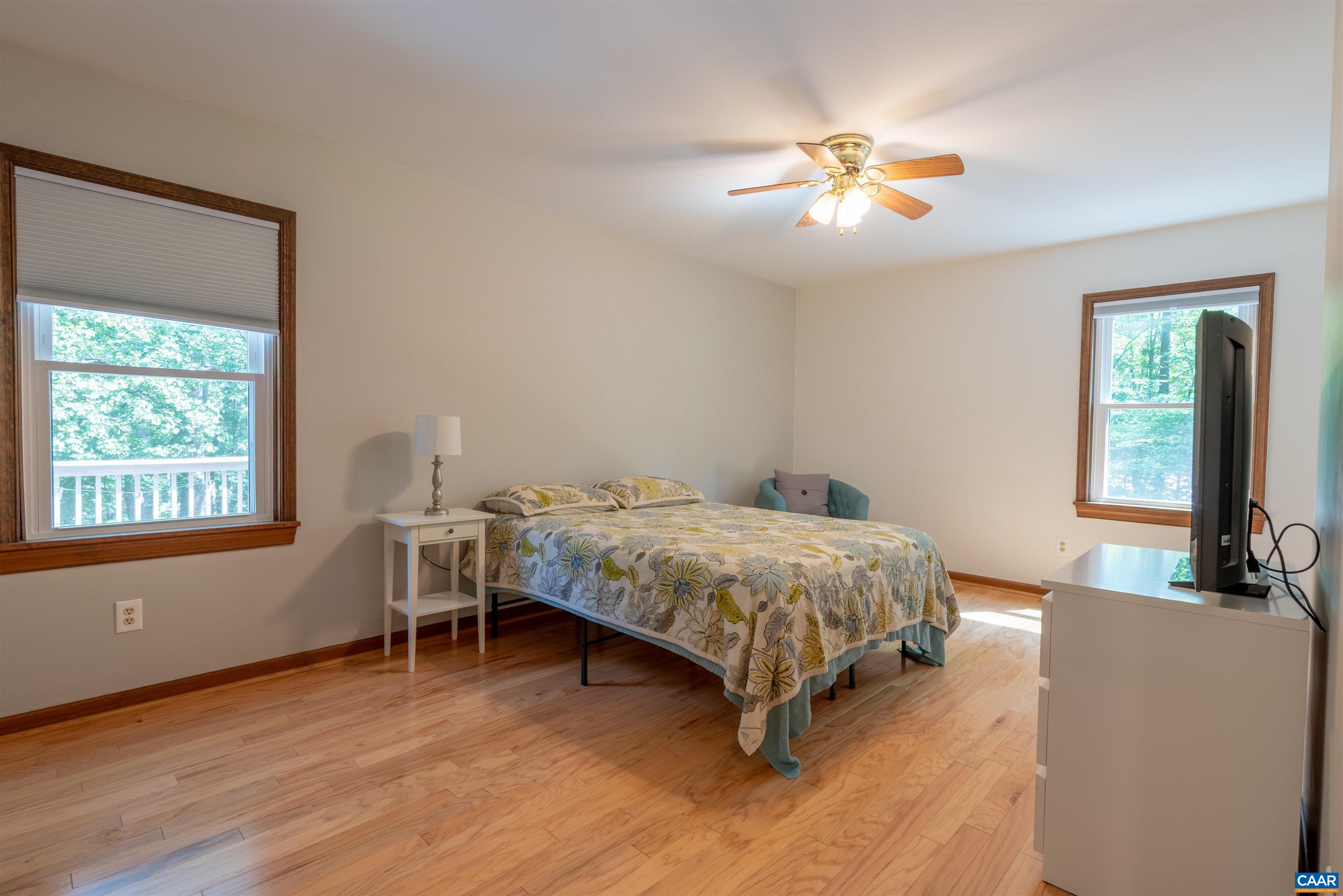 1190 FOX RIDGE DR