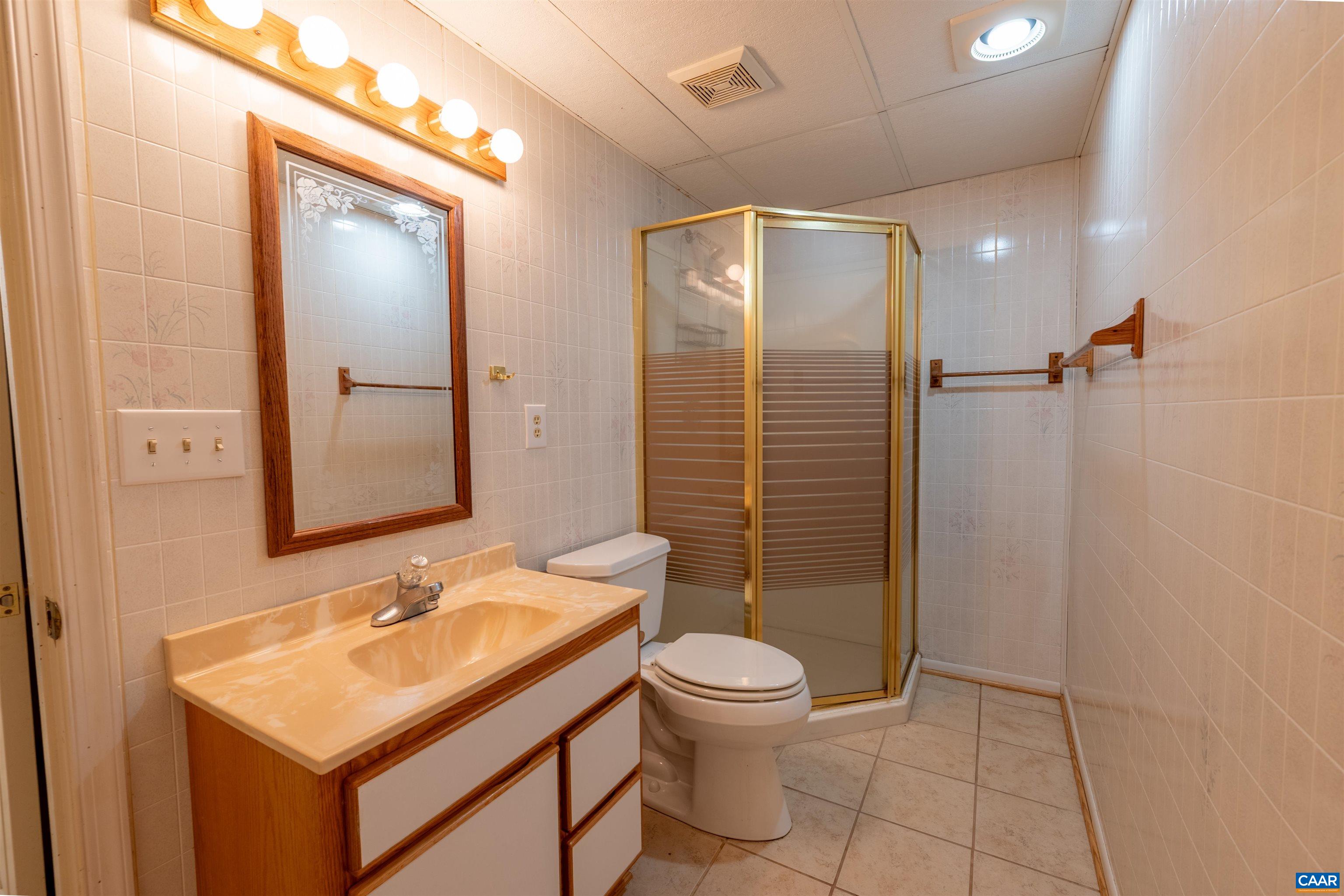 1190 FOX RIDGE DR