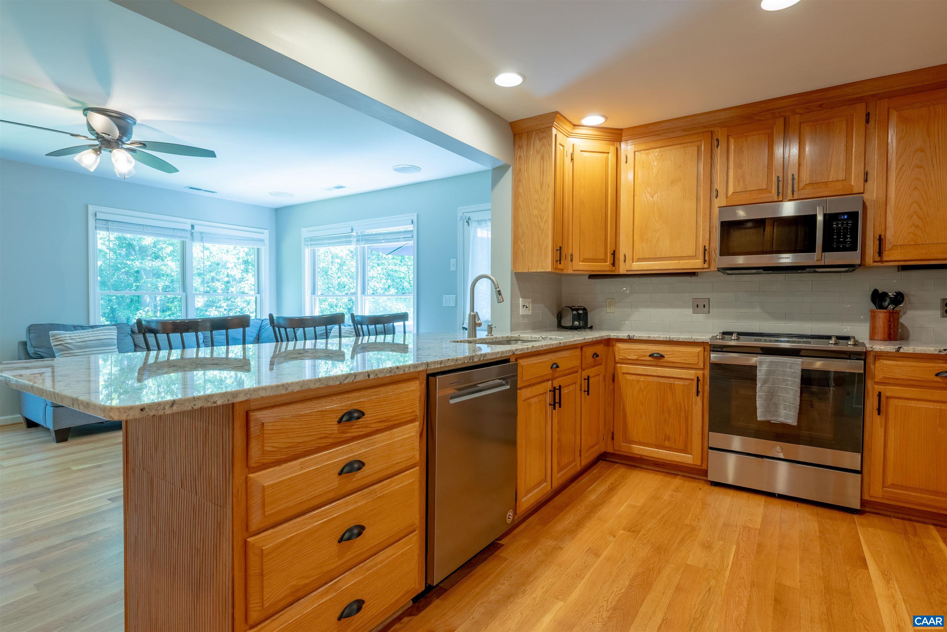 1190 FOX RIDGE DR